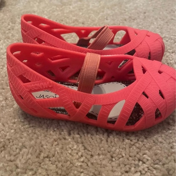 Mini Melissa - Picture 5 of 7